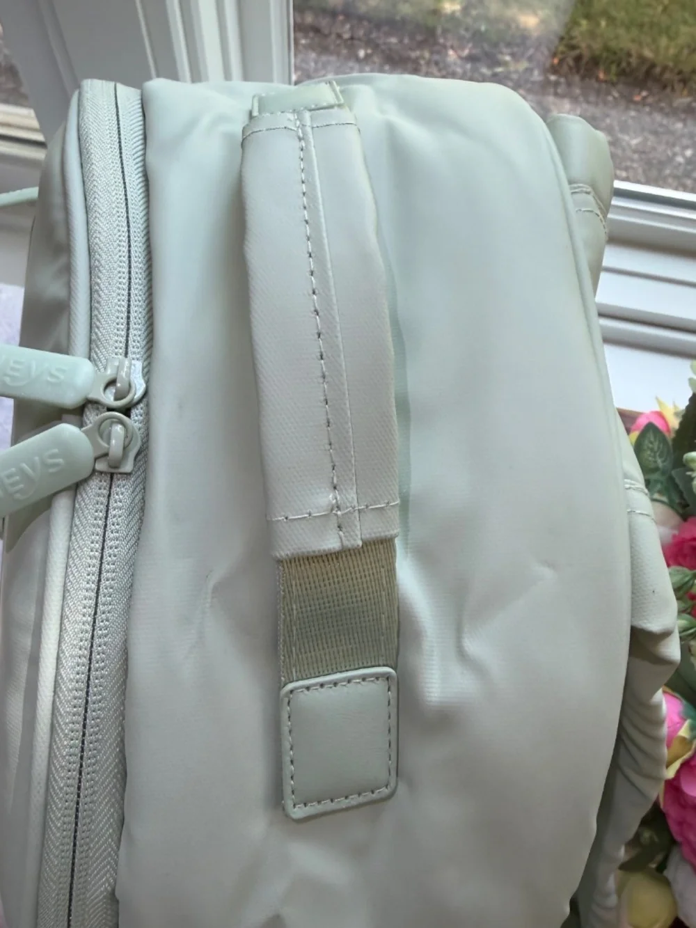 NWOT Heys “ The Puffer” Backpack